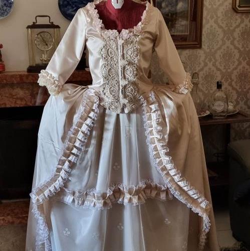 ABITO COSTUME STORICO FEMMINILE 1700 NOLEGGIO